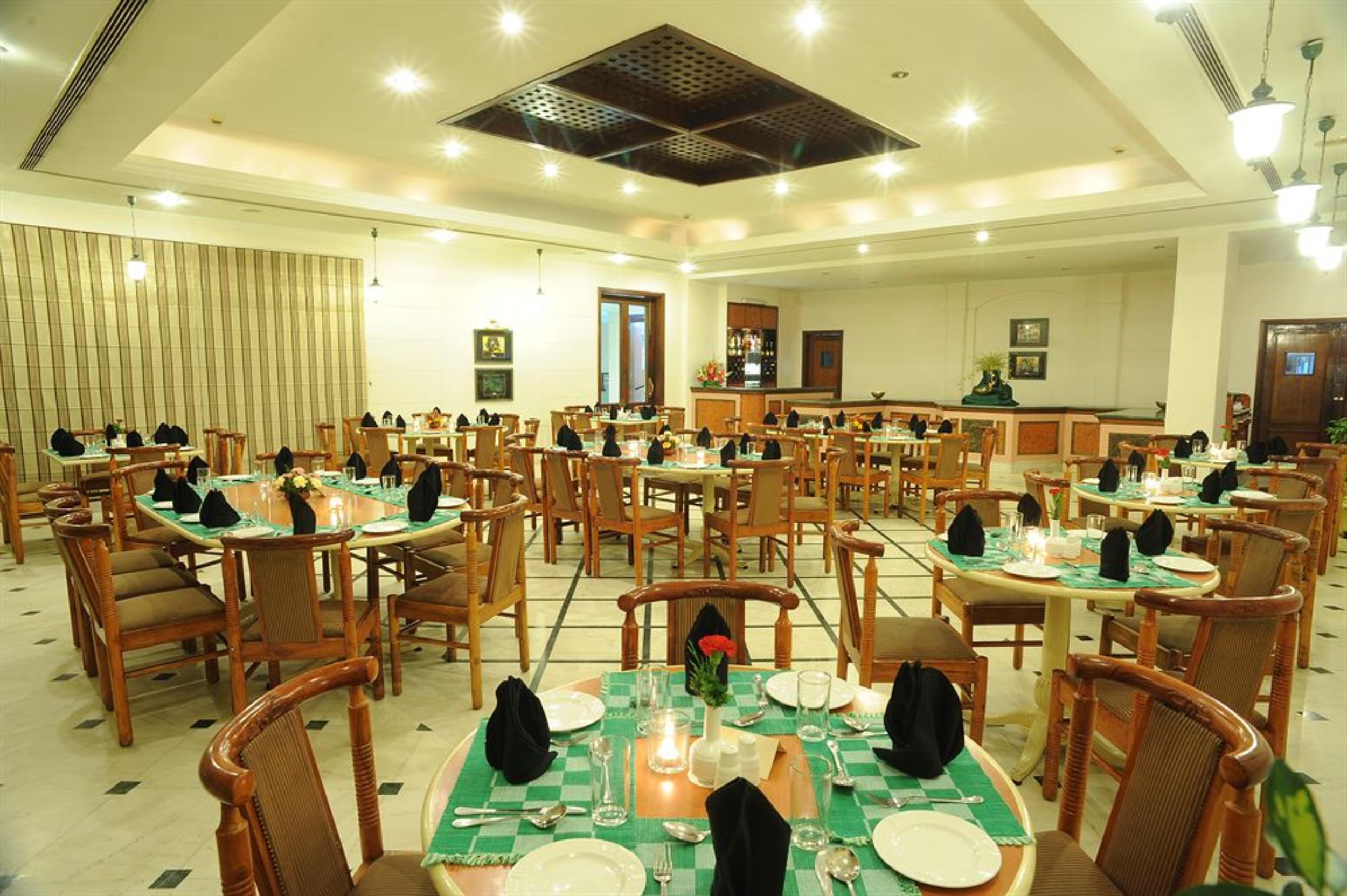 Grand Hotel קטמנדו מראה חיצוני תמונה