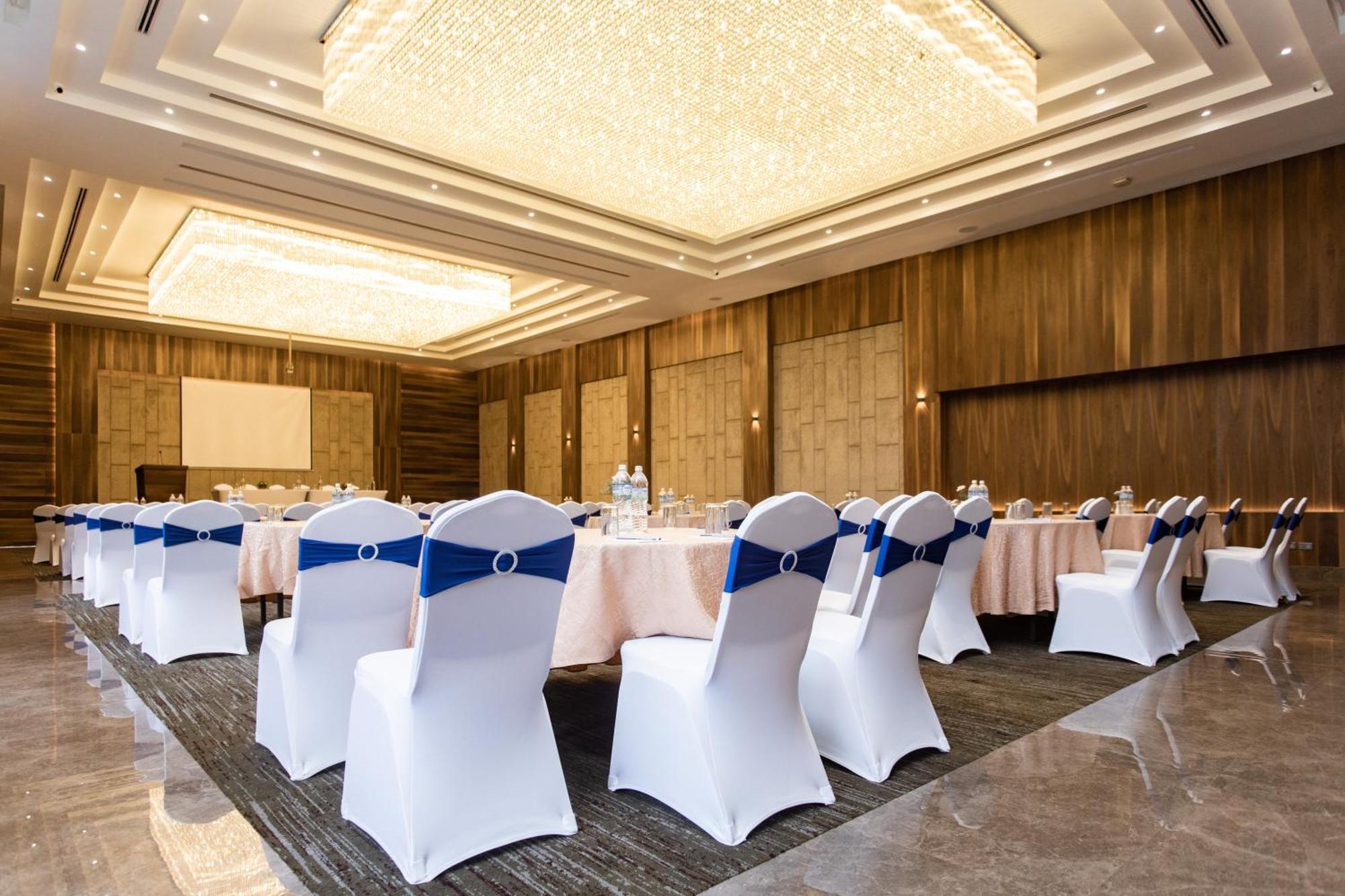 Grand Hotel קטמנדו מראה חיצוני תמונה