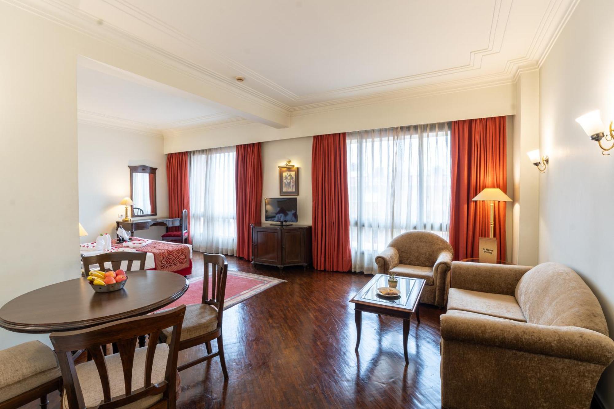 Grand Hotel קטמנדו מראה חיצוני תמונה