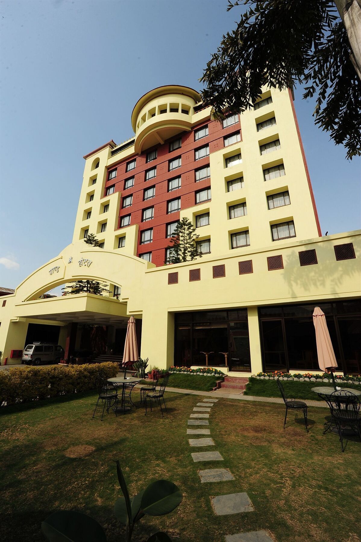 Grand Hotel קטמנדו מראה חיצוני תמונה