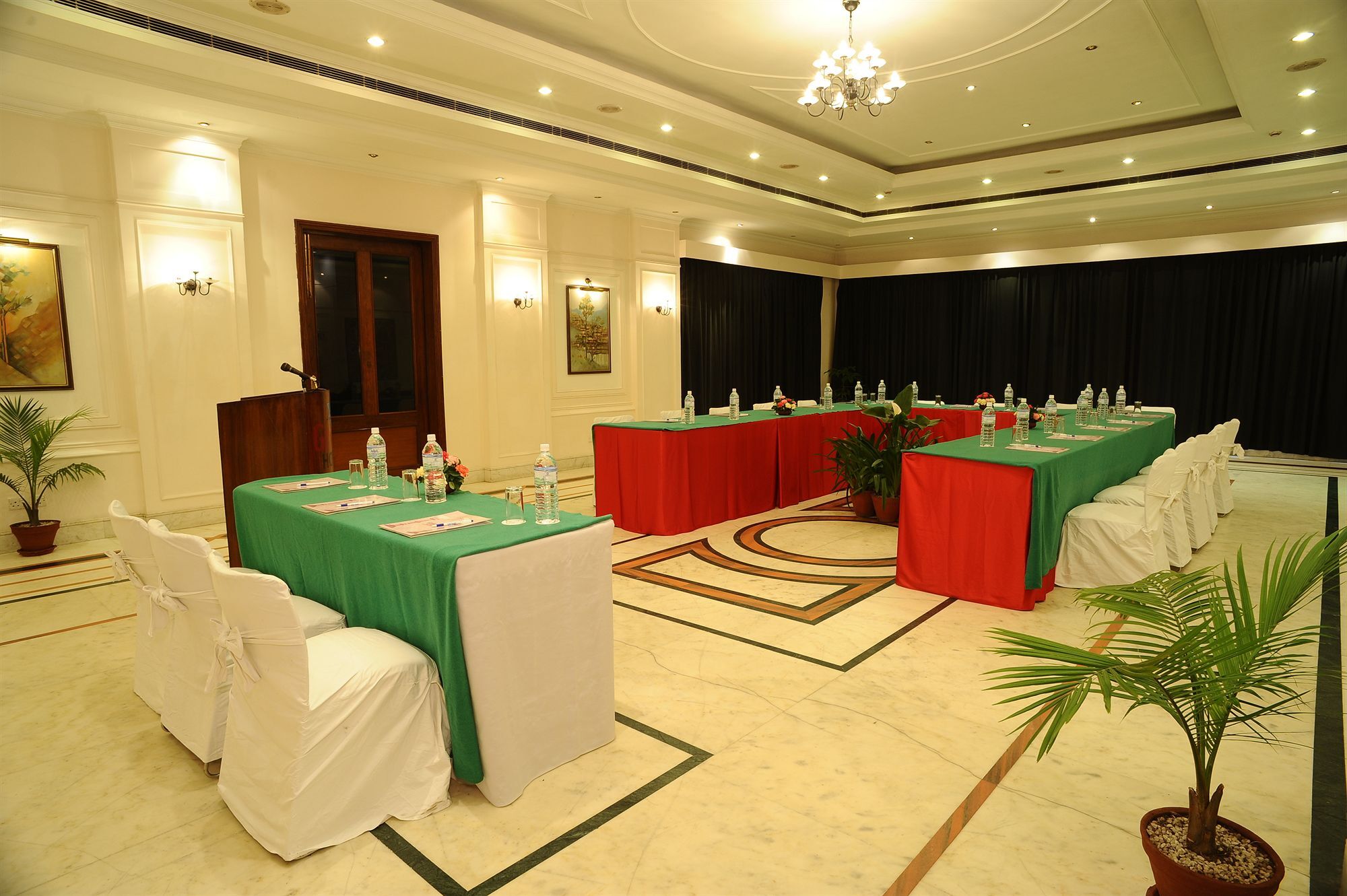 Grand Hotel קטמנדו מראה חיצוני תמונה